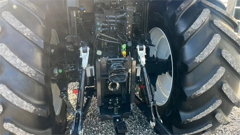 New Holland T6.165 AutoCommannd med frontlift - Tractor agricol: Foto 5 New Holland T6.165 AutoCommannd med frontlift - Tractor agricol: Foto 5