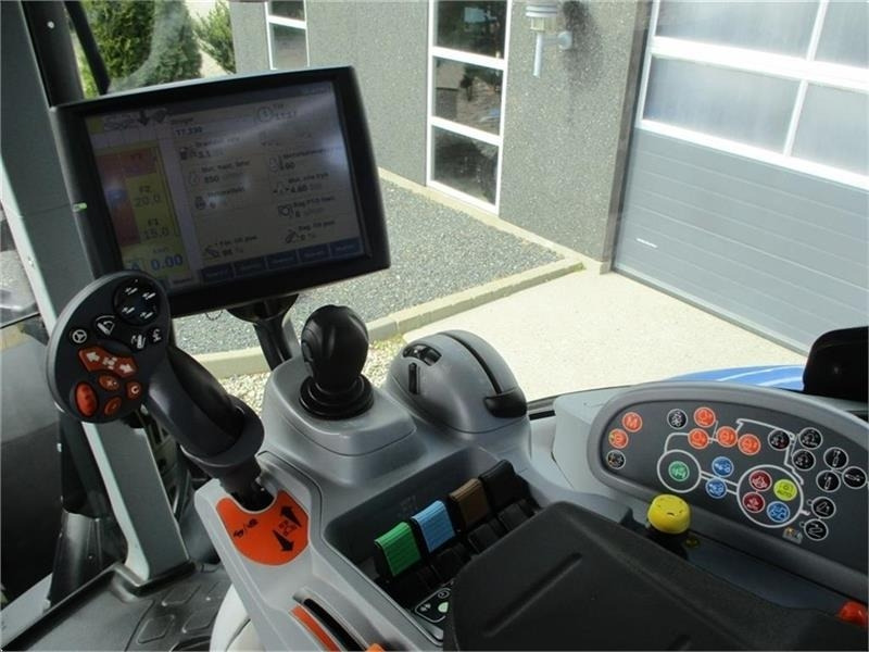 New Holland T7.230 AutoCommand, meget velholdt traktor - Tractor agricol: Foto 4 New Holland T7.230 AutoCommand, meget velholdt traktor - Tractor agricol: Foto 4