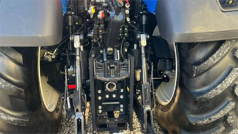 New Holland T7.315 Automatisk dæktrykreguleringssystem, frontl - Tractor agricol: Foto 5 New Holland T7.315 Automatisk dæktrykreguleringssystem, frontl - Tractor agricol: Foto 5