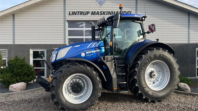 New Holland T7.315 HD New Gen BluePower med frontlift og front - Tractor agricol: Foto 1 New Holland T7.315 HD New Gen BluePower med frontlift og front - Tractor agricol: Foto 1