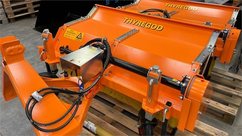 Thyregod TK 1600 PTO, med hydraulisk sving. - Perie: Foto 1 Thyregod TK 1600 PTO, med hydraulisk sving. - Perie: Foto 1