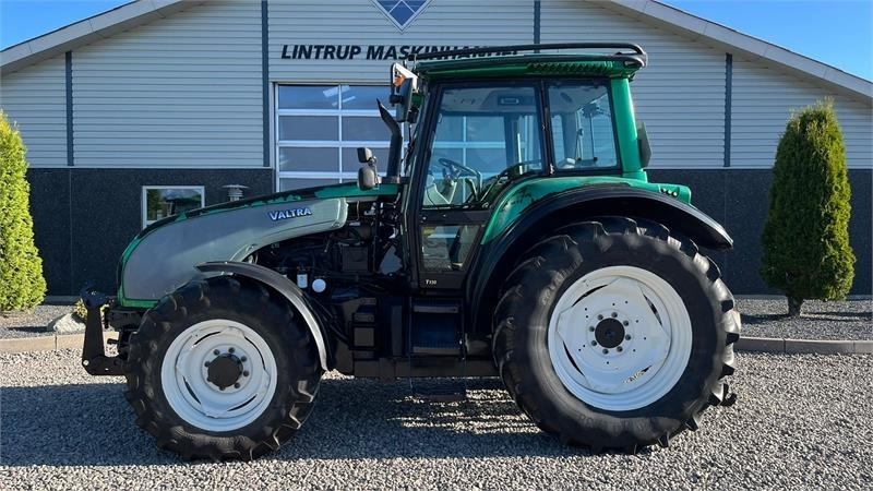 Valtra T130 med 3.5ton frontlift - Tractor agricol: Foto 1 Valtra T130 med 3.5ton frontlift - Tractor agricol: Foto 1