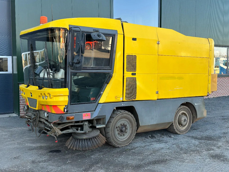 Ravo 530 VEEGMACHINE/SWEEPER!! - Măturătoare stradală: Foto 1 Ravo 530 VEEGMACHINE/SWEEPER!! - Măturătoare stradală: Foto 1