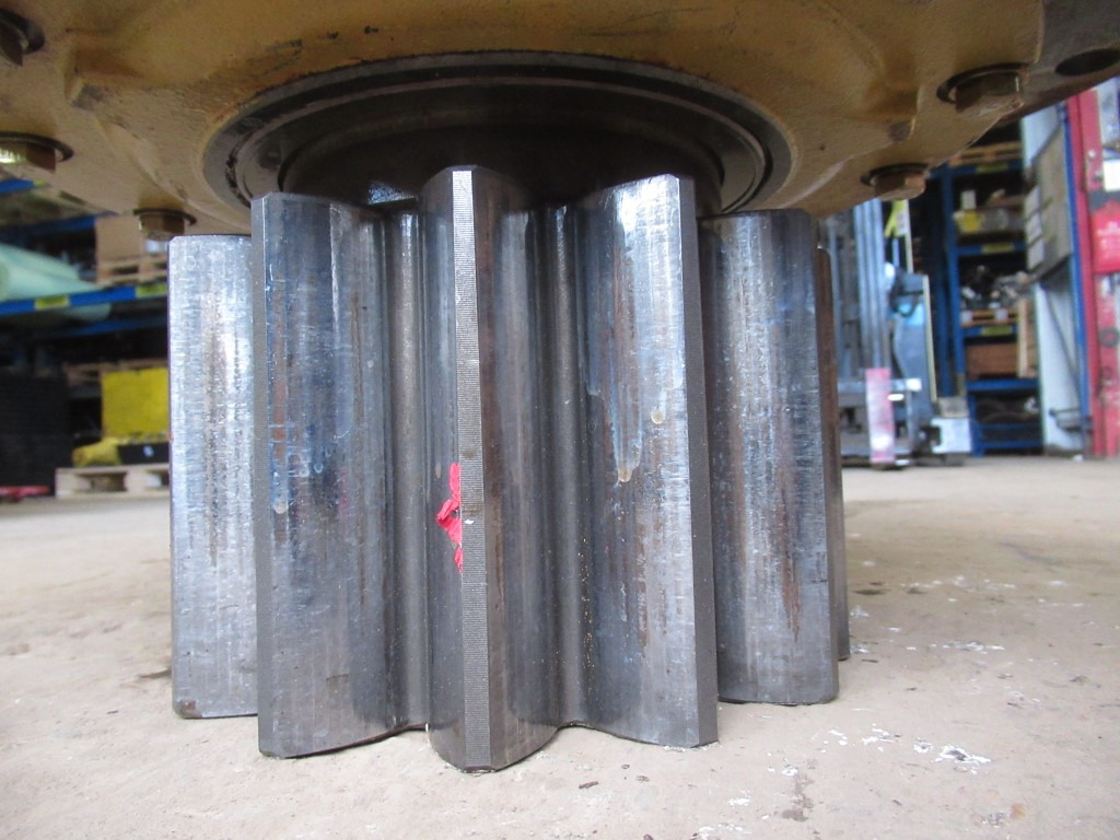 Komatsu 209-26-00040 - Reductor de rotire pentru Utilaje constructii: Foto 3 Komatsu 209-26-00040 - Reductor de rotire pentru Utilaje constructii: Foto 3