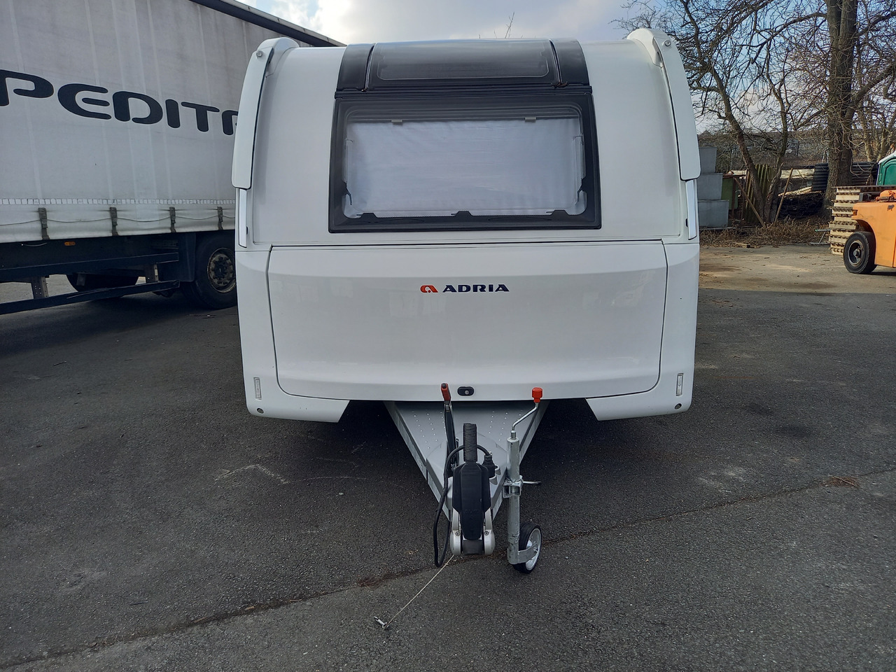 ADRIA Adora 753 UK - Rulotă: Foto 2 ADRIA Adora 753 UK - Rulotă: Foto 2