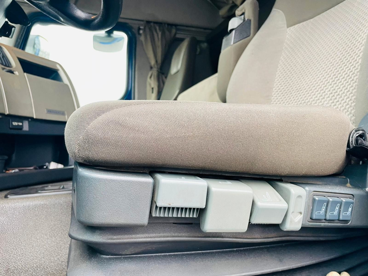 Camion cu prelată Renault Premium 460 P6X2 EEV: Foto 14