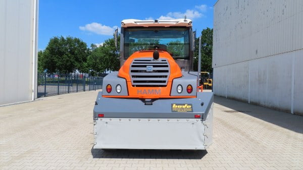 Hamm HP 180 I - Compactor cu pneuri: Foto 3 Hamm HP 180 I - Compactor cu pneuri: Foto 3