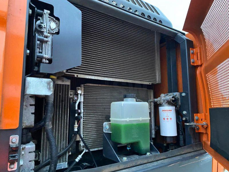 Doosan DX 250 W - Excavator pe roţi: Foto 4 Doosan DX 250 W - Excavator pe roţi: Foto 4