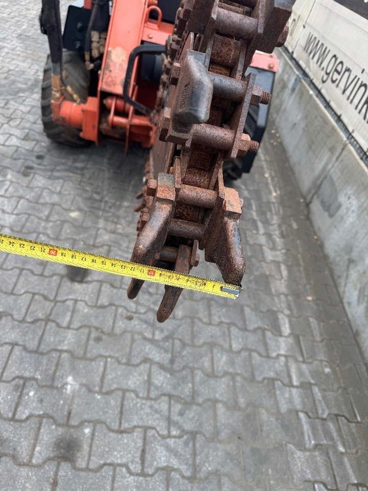 Ditch Witch RT 40 - Săpător de şanţuri: Foto 5 Ditch Witch RT 40 - Săpător de şanţuri: Foto 5