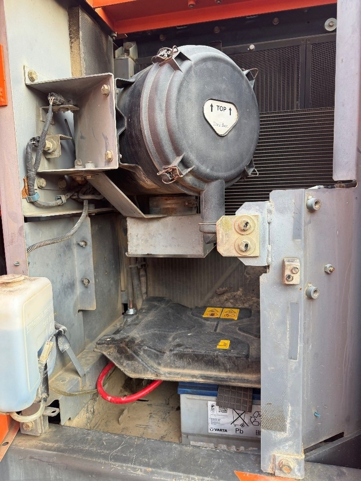 Hitachi ZX 225 US LC-3 - Excavator pe şenile: Foto 3 Hitachi ZX 225 US LC-3 - Excavator pe şenile: Foto 3