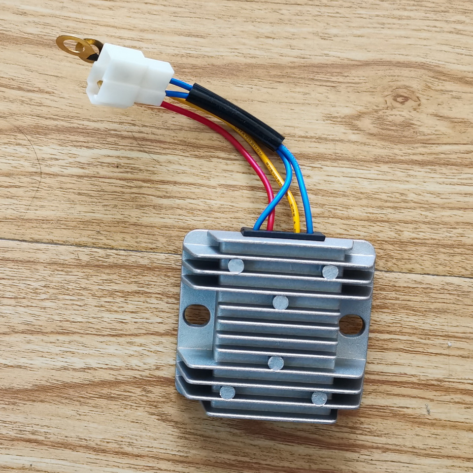 KOOP KD192FC Engine Original Regulator - Motor şi piese pentru Încărcător frontal pe pneuri: Foto 1 KOOP KD192FC Engine Original Regulator - Motor şi piese pentru Încărcător frontal pe pneuri: Foto 1