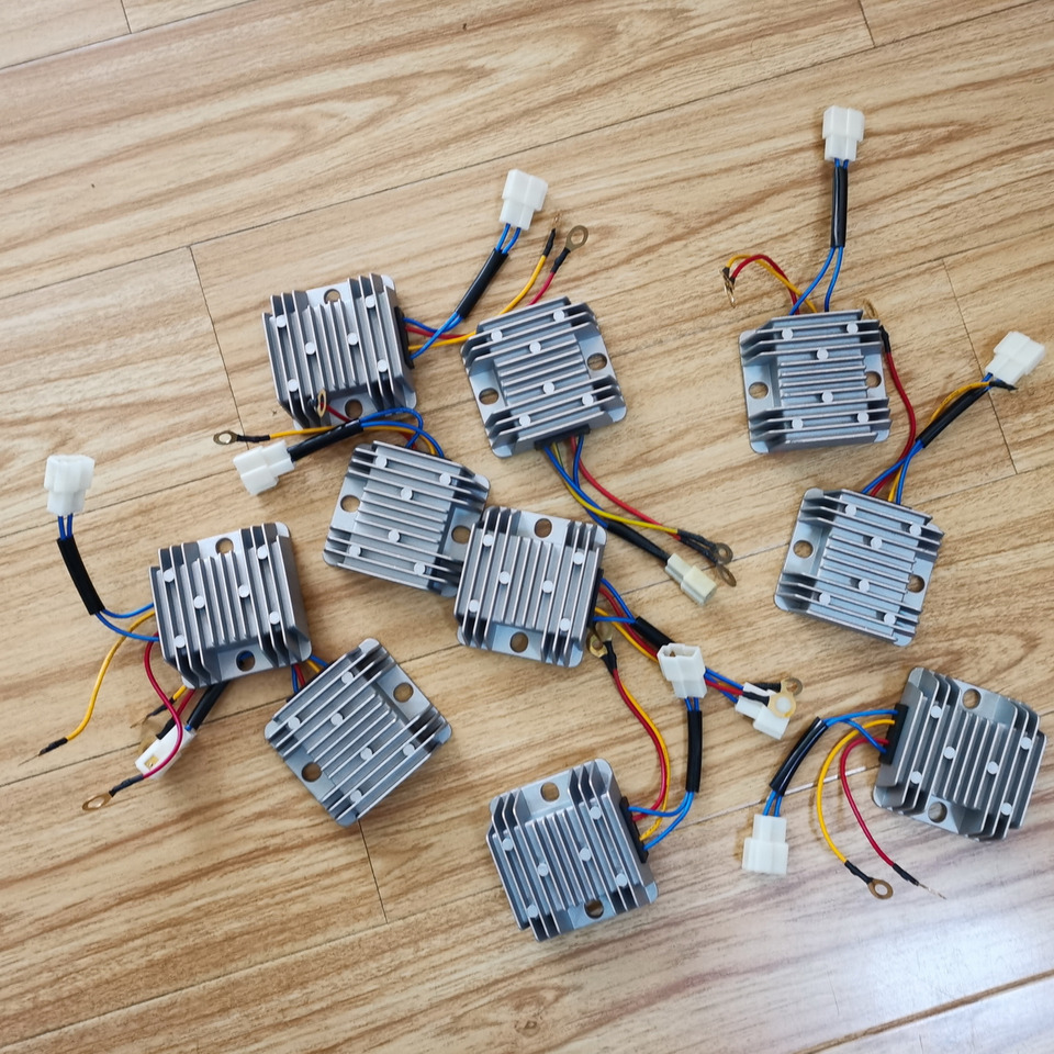 KOOP KD192FC Engine Original Regulator - Motor şi piese pentru Încărcător frontal pe pneuri: Foto 3 KOOP KD192FC Engine Original Regulator - Motor şi piese pentru Încărcător frontal pe pneuri: Foto 3