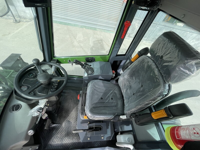 QINGDAO PROMISING 0.6T Capacity Mini Wheel Loader ZL06F - Încărcător frontal pe pneuri: Foto 3 QINGDAO PROMISING 0.6T Capacity Mini Wheel Loader ZL06F - Încărcător frontal pe pneuri: Foto 3