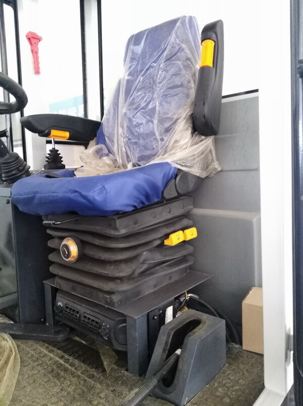 QINGDAO PROMISING 1.0T New Telescopic Wheel Loader ZL10 with CE Mark - Încărcător pe roți telescopic: Foto 5 QINGDAO PROMISING 1.0T New Telescopic Wheel Loader ZL10 with CE Mark - Încărcător pe roți telescopic: Foto 5