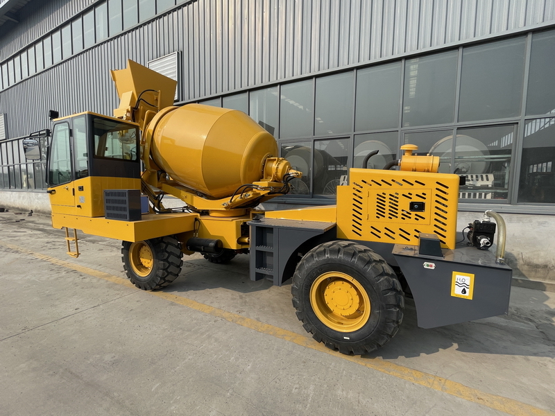 QINGDAO PROMISING 2.0CBM Self-Loading Concrete Mixer Truck CML200 - Autobetonieră: Foto 2 QINGDAO PROMISING 2.0CBM Self-Loading Concrete Mixer Truck CML200 - Autobetonieră: Foto 2
