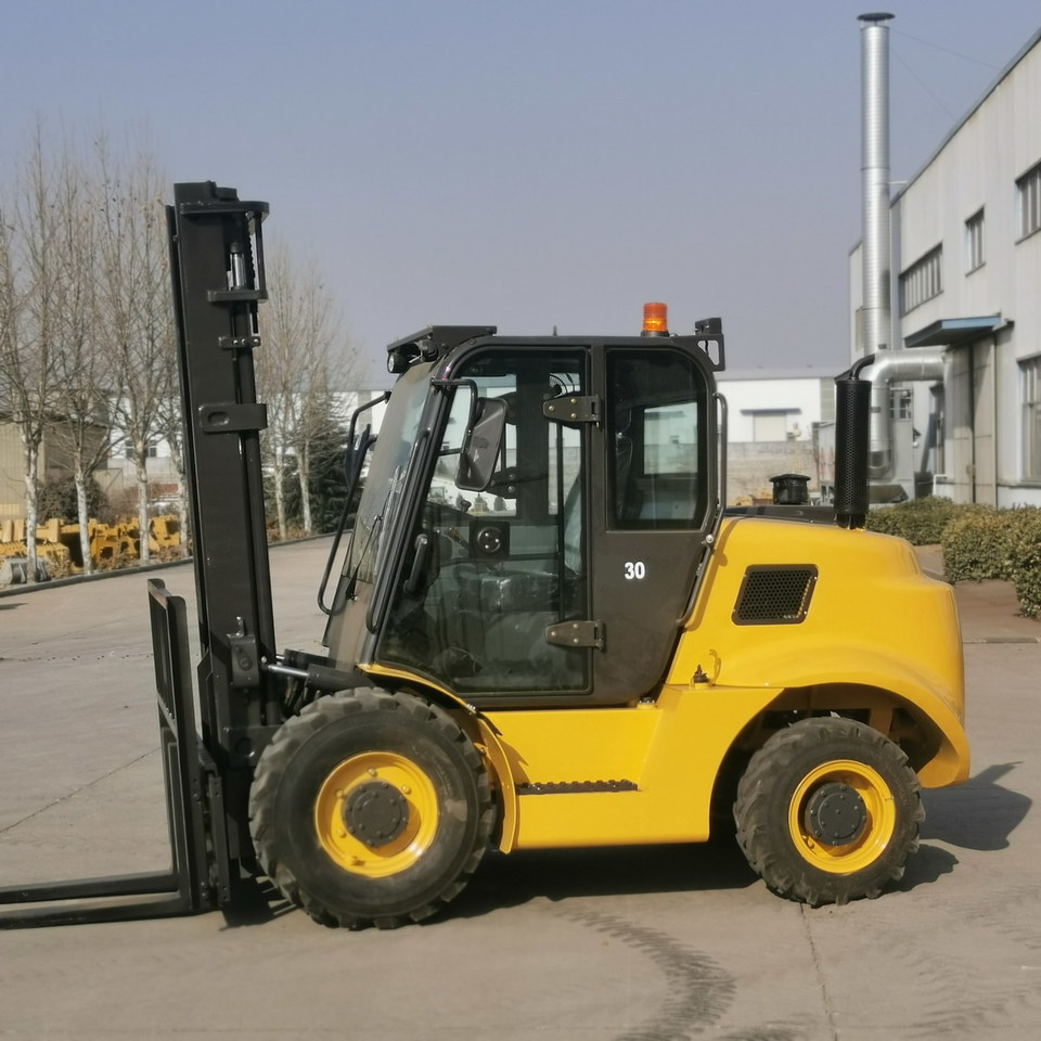 QINGDAO PROMISING 3T 4WD Rough Terrain Forklift CPCD30 - Stivuitor de teren dificil: Foto 5 QINGDAO PROMISING 3T 4WD Rough Terrain Forklift CPCD30 - Stivuitor de teren dificil: Foto 5