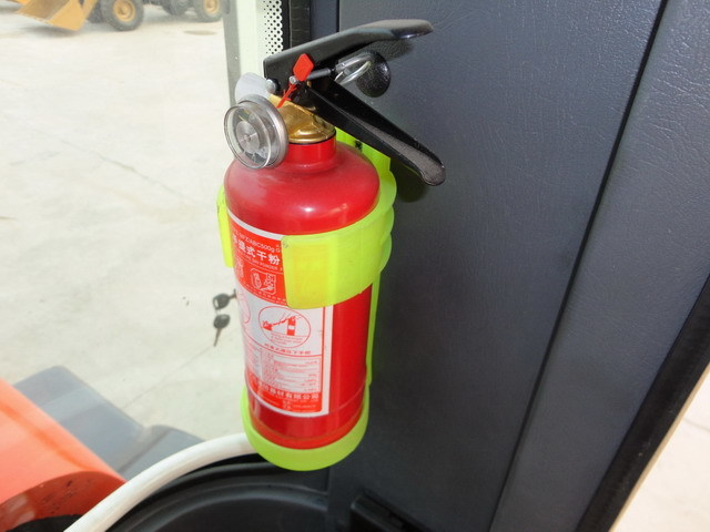 Qingdao Promising 1.2T Capacity Small Hydraulic Wheel Loader ZL12F - Încărcător frontal pe pneuri, Încărcător articulat: Foto 5 Qingdao Promising 1.2T Capacity Small Hydraulic Wheel Loader ZL12F - Încărcător frontal pe pneuri, Încărcător articulat: Foto 5