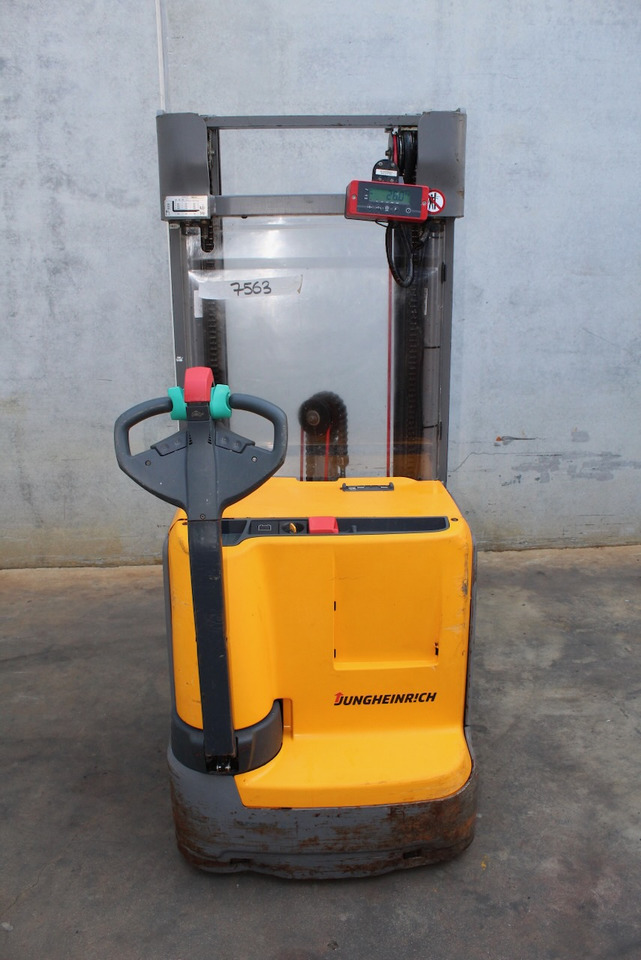 Jungheinrich EJC 214 430 DZ - Transpalet la mare înălţime: Foto 5 Jungheinrich EJC 214 430 DZ - Transpalet la mare înălţime: Foto 5