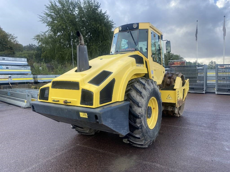 Bomag BW 213 P D H-4 - Cilindru compactor: Foto 4 Bomag BW 213 P D H-4 - Cilindru compactor: Foto 4