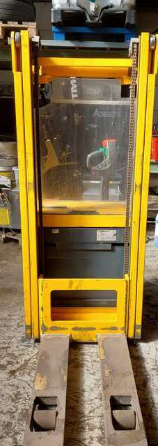 Jungheinrich EJC14 - Transpalet la mare înălţime: Foto 2 Jungheinrich EJC14 - Transpalet la mare înălţime: Foto 2