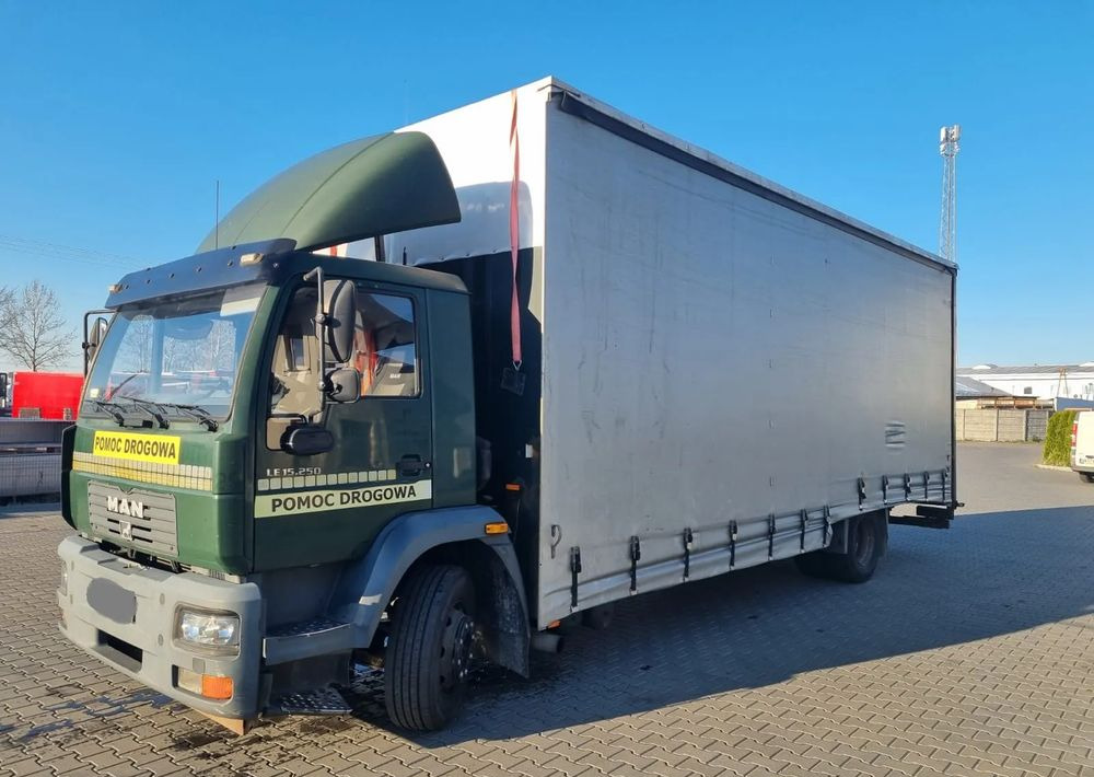 MAN LE 15 220 - Maşină de tractare: Foto 1 MAN LE 15 220 - Maşină de tractare: Foto 1