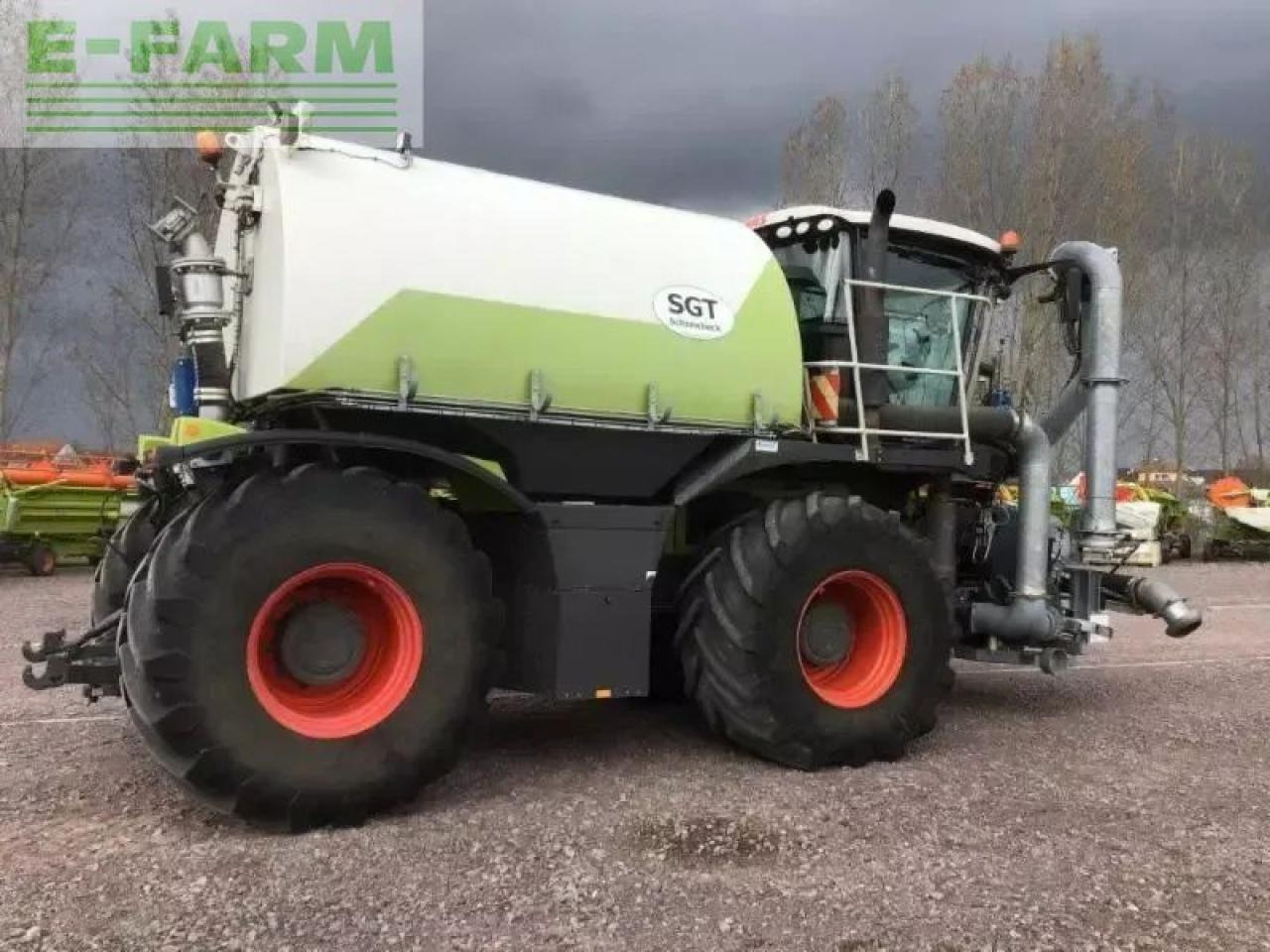 CLAAS xerion 3800 saddle trac SADDLE TRAC - Tractor agricol: Foto 4 CLAAS xerion 3800 saddle trac SADDLE TRAC - Tractor agricol: Foto 4