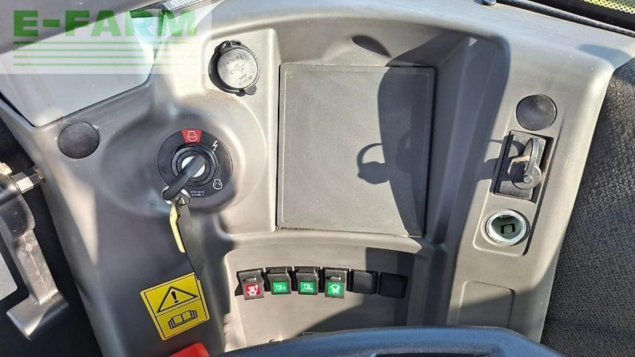 CLAAS xerion 4000 t vc - Tractor agricol: Foto 2 CLAAS xerion 4000 t vc - Tractor agricol: Foto 2