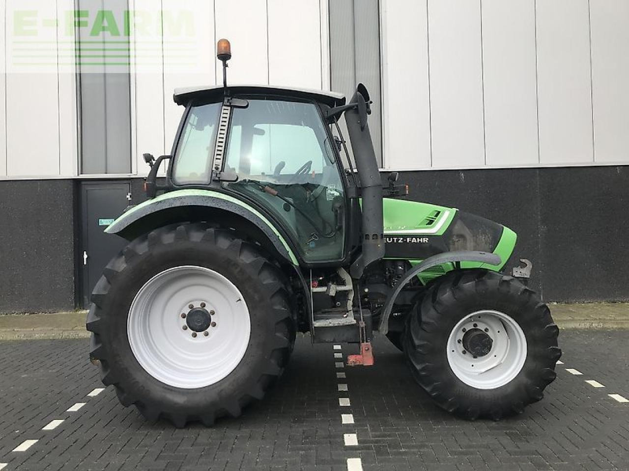 Tractor agricol Deutz-Fahr deutz agrotron ttv430 met brede wielen: Foto 7 Tractor agricol Deutz-Fahr deutz agrotron ttv430 met brede wielen: Foto 7