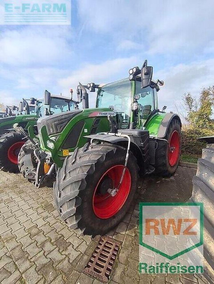 Fendt 724 - Tractor agricol: Foto 1 Fendt 724 - Tractor agricol: Foto 1