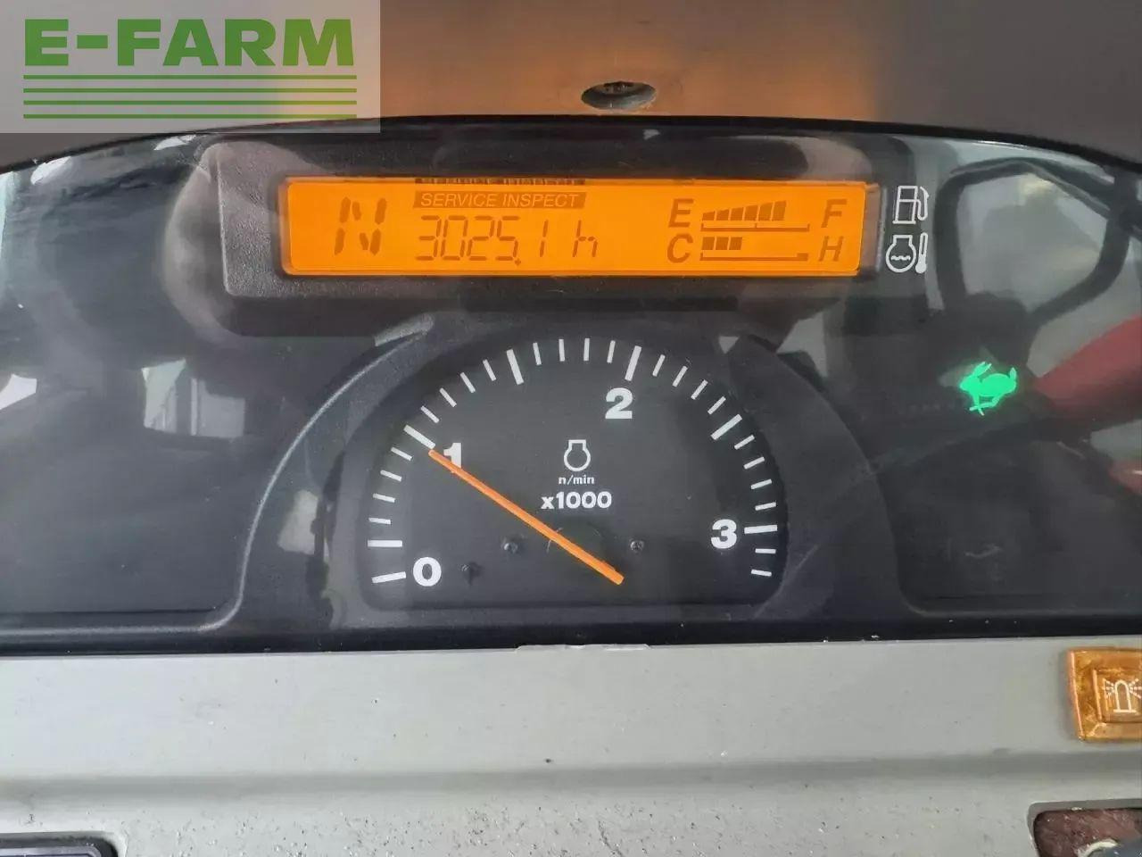 Kubota 5740 - Tractor agricol: Foto 4 Kubota 5740 - Tractor agricol: Foto 4