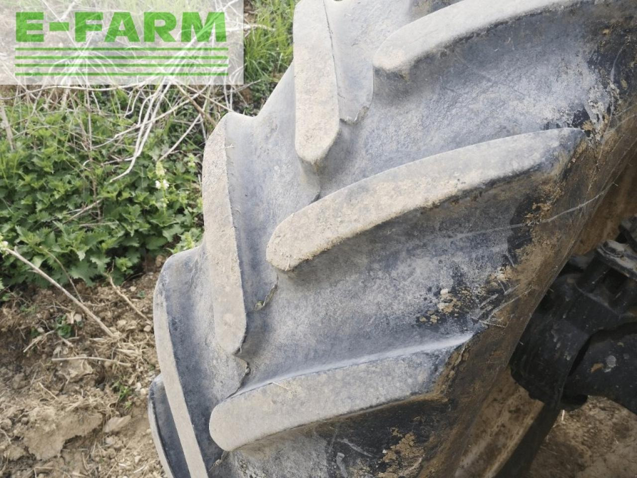 New Holland t 5.110 ec EC - Tractor agricol: Foto 4 New Holland t 5.110 ec EC - Tractor agricol: Foto 4