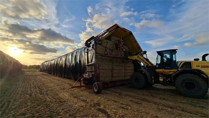 Pomi WRAP 12 - Maşina de infoliat baloti: Foto 2 Pomi WRAP 12 - Maşina de infoliat baloti: Foto 2