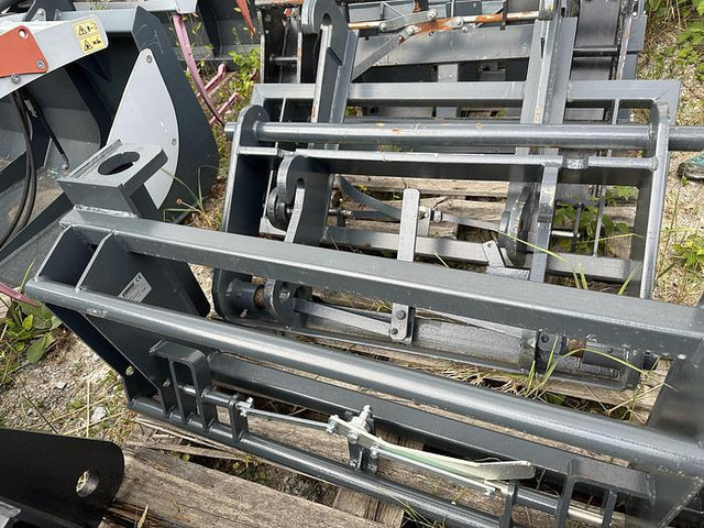 Sonarol John Deere Adapter pass. zu Euro Aufnahme - Ataşament: Foto 1 Sonarol John Deere Adapter pass. zu Euro Aufnahme - Ataşament: Foto 1