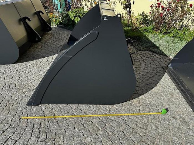 Big Volumenschaufel 250 cm mit Atlas Aufnahme - Cupă: Foto 4 Big Volumenschaufel 250 cm mit Atlas Aufnahme - Cupă: Foto 4