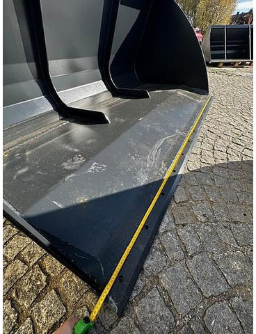 Big Volumenschaufel 250 cm mit Merlo ZM2 Aufnahme - Cupă: Foto 2 Big Volumenschaufel 250 cm mit Merlo ZM2 Aufnahme - Cupă: Foto 2