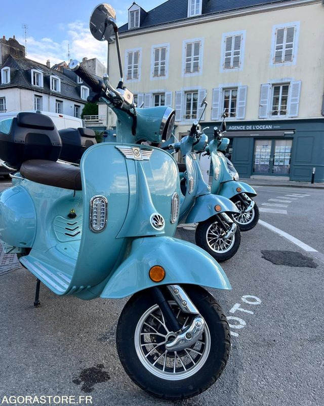 1 Scooter e-retro 50cc - Easy Watts - Motocicletă: Foto 2 1 Scooter e-retro 50cc - Easy Watts - Motocicletă: Foto 2