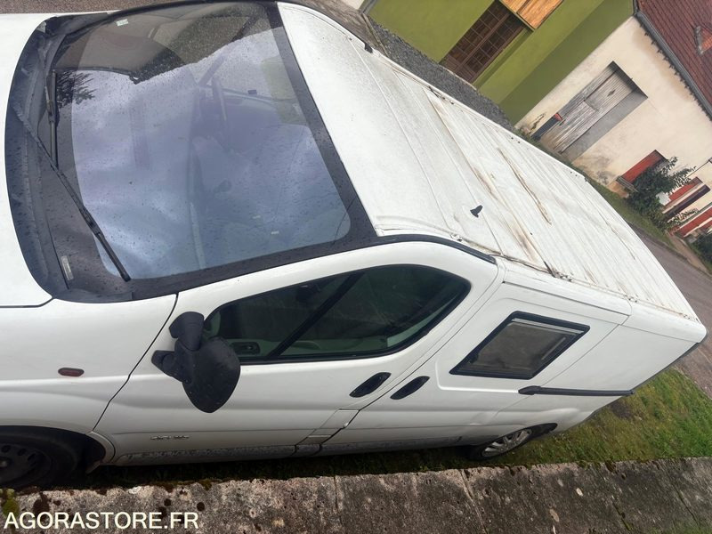 Renault Trafic dci 115 / 228000 km - Immatriculation anglaise - Autoutilitară: Foto 5 Renault Trafic dci 115 / 228000 km - Immatriculation anglaise - Autoutilitară: Foto 5