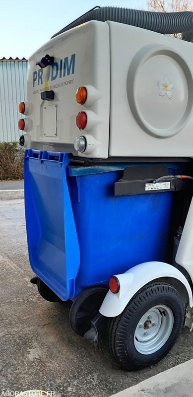 BALAYEUSE ELECTRIQUE ECO 36 - Măturătoare stradală: Foto 2 BALAYEUSE ELECTRIQUE ECO 36 - Măturătoare stradală: Foto 2