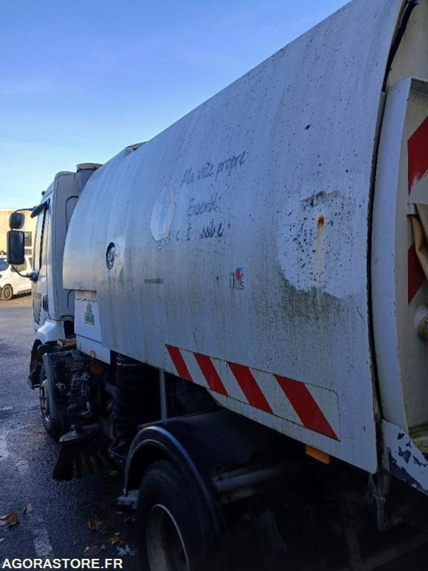 BALAYEUSE RENAULT MIDLUM 220 DCI - Măturătoare stradală: Foto 5 BALAYEUSE RENAULT MIDLUM 220 DCI - Măturătoare stradală: Foto 5