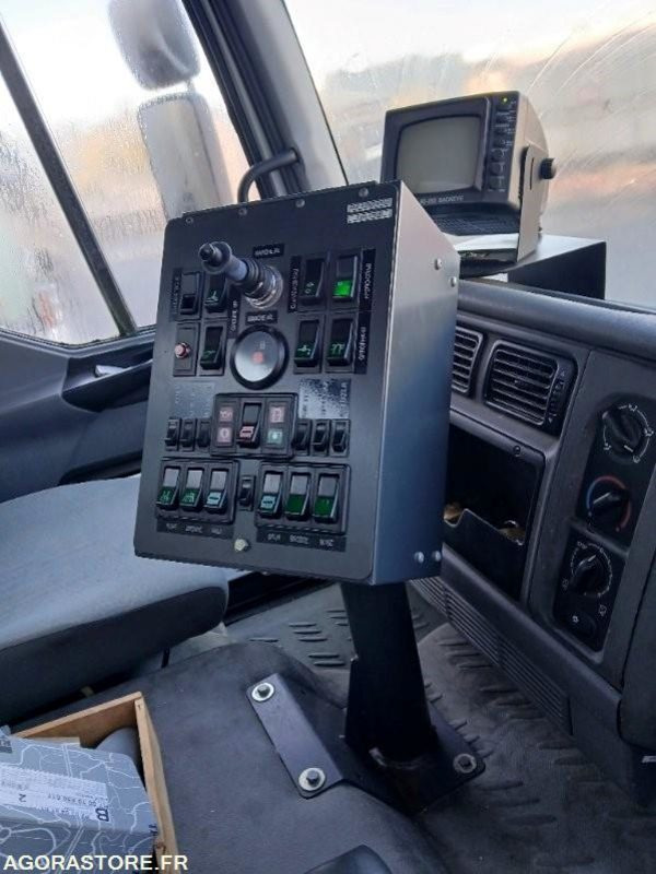 BALAYEUSE RENAULT MIDLUM 220 DCI - Măturătoare stradală: Foto 2 BALAYEUSE RENAULT MIDLUM 220 DCI - Măturătoare stradală: Foto 2