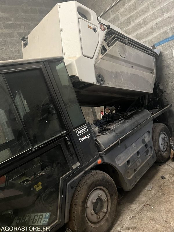 BALAYEUSE SCHMIDT SWINGO 2001+ UNE BALAYEUSE BOSCHUNG 2001 - Măturătoare stradală: Foto 3 BALAYEUSE SCHMIDT SWINGO 2001+ UNE BALAYEUSE BOSCHUNG 2001 - Măturătoare stradală: Foto 3