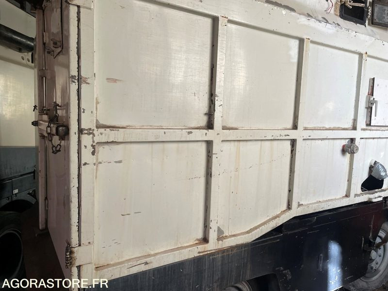 Balayeuse de voiries Mathieu Ravo 4000 - Măturătoare stradală: Foto 4 Balayeuse de voiries Mathieu Ravo 4000 - Măturătoare stradală: Foto 4