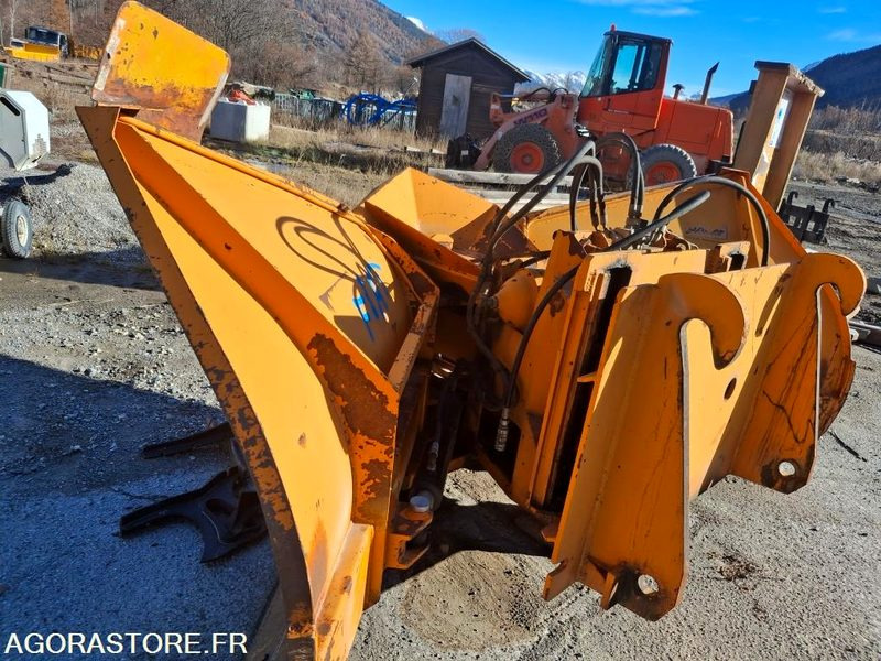 CHARGEUR FIAT HITACHI W110 A + FOURCHES + GODET + ETRAVE - Încărcător: Foto 5 CHARGEUR FIAT HITACHI W110 A + FOURCHES + GODET + ETRAVE - Încărcător: Foto 5