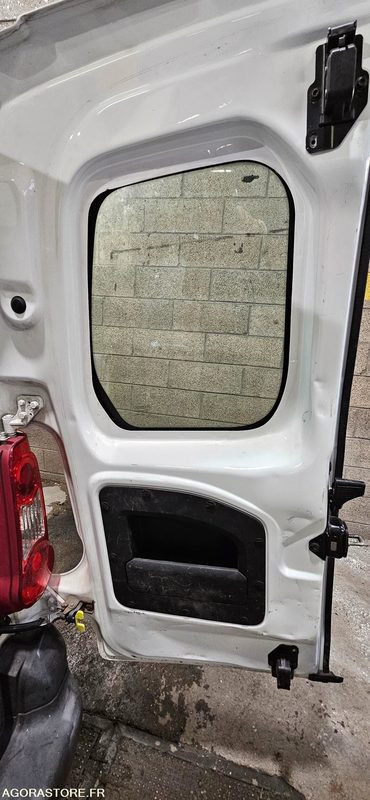 CITROEN BERLINGO ED119VR în leasing CITROEN BERLINGO ED119VR: Foto 6 CITROEN BERLINGO ED119VR în leasing CITROEN BERLINGO ED119VR: Foto 6