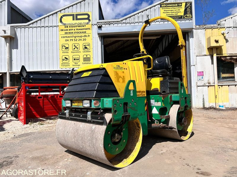 COMPACTEUR AMMANN AV26-2 ROULEAU TANDEM VIBRANT ARTICULÉ - ANNÉE 2008 - 1765 H - Cilindru compactor: Foto 1 COMPACTEUR AMMANN AV26-2 ROULEAU TANDEM VIBRANT ARTICULÉ - ANNÉE 2008 - 1765 H - Cilindru compactor: Foto 1