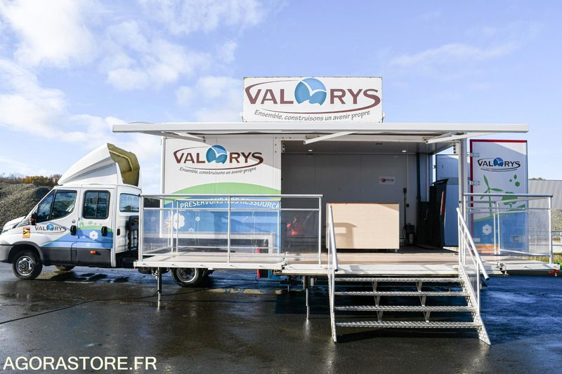 VEHICULE EVENEMENTIEL - CAMION PODIUM IVECO DAILY 6000 kms 2018 - Camion: Foto 1 VEHICULE EVENEMENTIEL - CAMION PODIUM IVECO DAILY 6000 kms 2018 - Camion: Foto 1