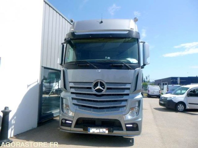 MERCEDES ACTROS 1845 GRANDE CABINE - 2012 - IMMATRICULATION SLOVENE - TB ETAT - Cap tractor: Foto 3 MERCEDES ACTROS 1845 GRANDE CABINE - 2012 - IMMATRICULATION SLOVENE - TB ETAT - Cap tractor: Foto 3