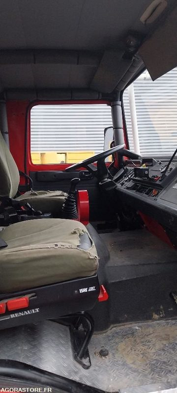 RENAULT M210 4X4 - Cap tractor: Foto 3 RENAULT M210 4X4 - Cap tractor: Foto 3
