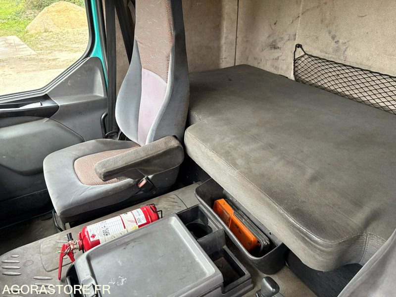 TRACTEUR RENAULT 420 DCI - Cap tractor: Foto 3 TRACTEUR RENAULT 420 DCI - Cap tractor: Foto 3