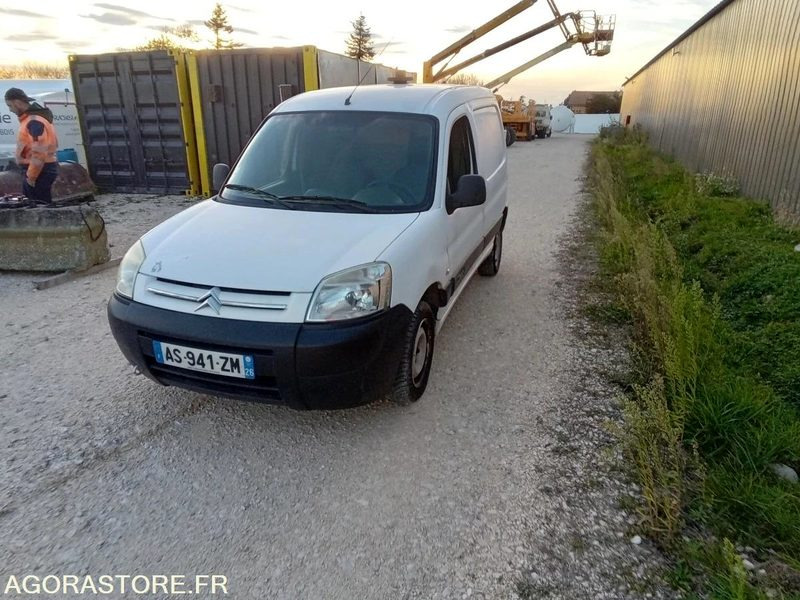Citroën Berlingo 1.6 hdi 2010 - Autoutilitară compactă: Foto 2 Citroën Berlingo 1.6 hdi 2010 - Autoutilitară compactă: Foto 2